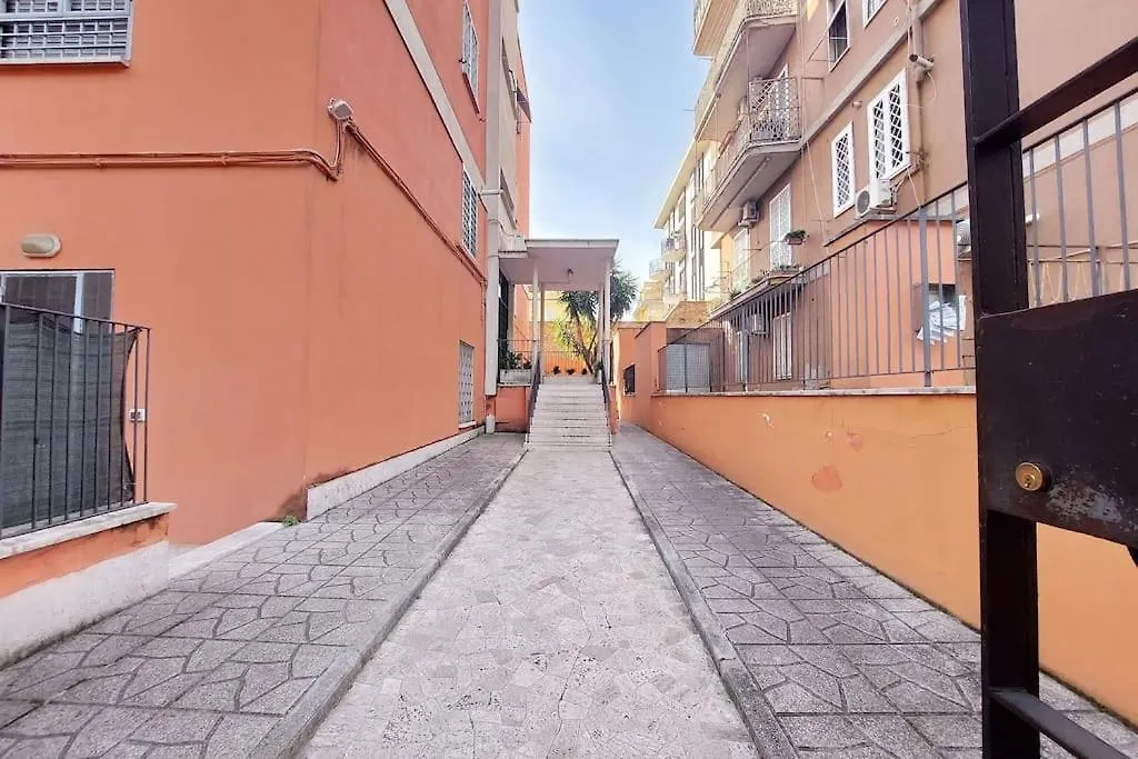 Lucky Domus Tuscolano Lägenhet Rom