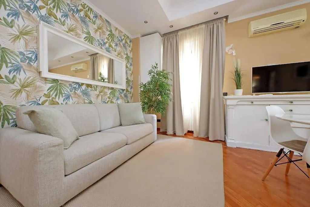 Lucky Domus Tuscolano Apartment Rome Italy