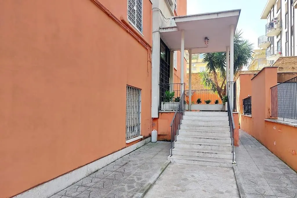 Lucky Domus Tuscolano Apartment Rome