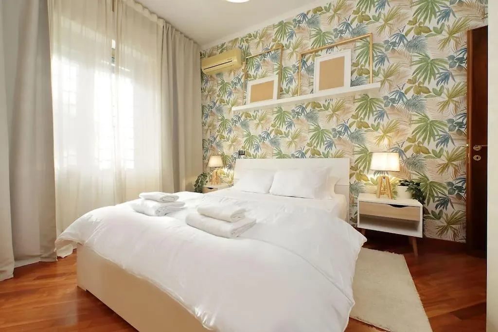Lucky Domus Tuscolano Apartment Rome