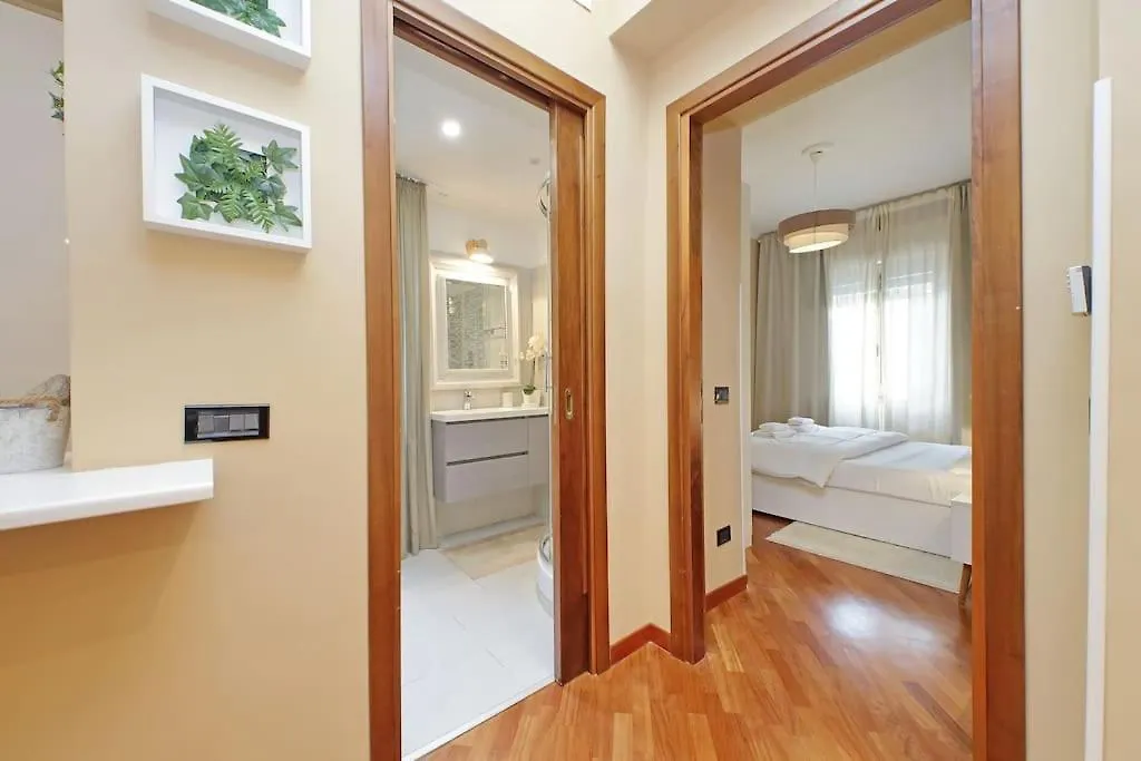Lucky Domus Tuscolano Apartment Rome