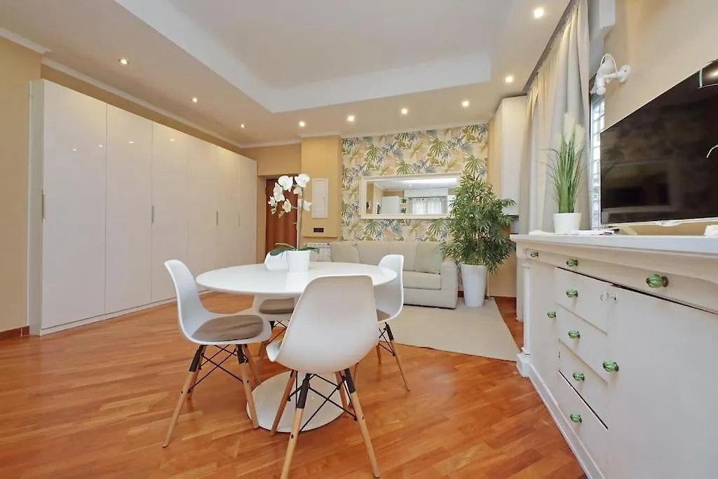 Lucky Domus Tuscolano Apartment Rome