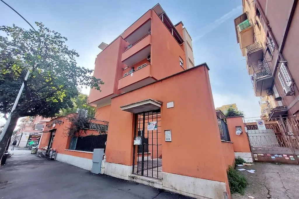 Lucky Domus Tuscolano Apartment Rome 0*,  Italy