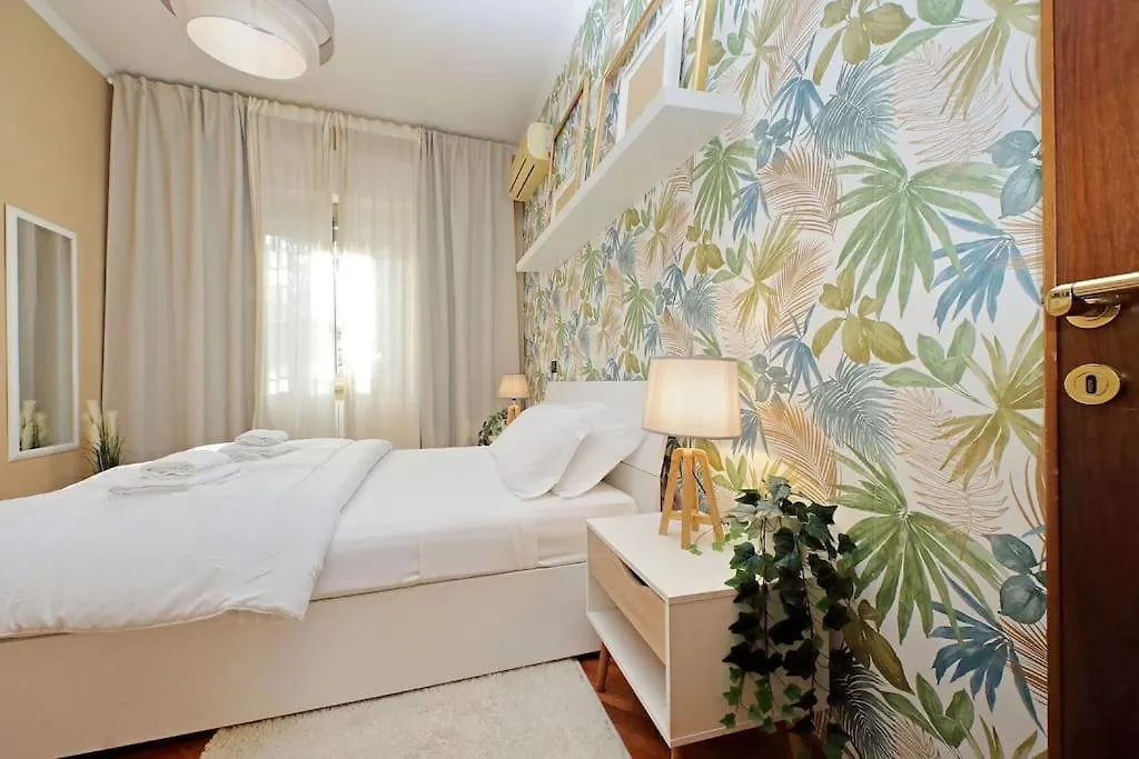 Lucky Domus Tuscolano Apartment Rome