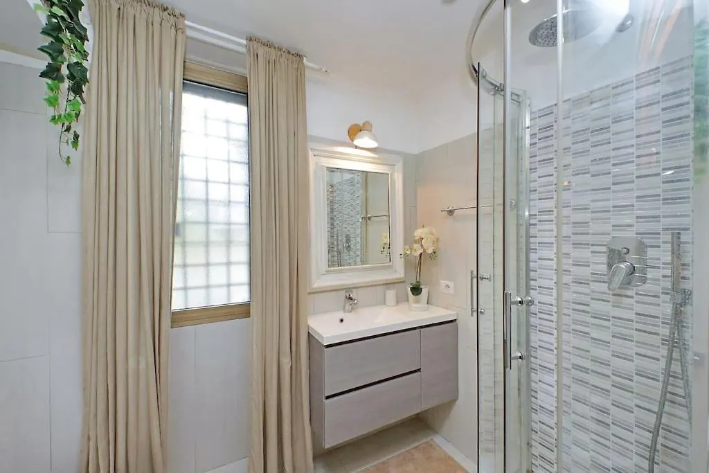Lucky Domus Tuscolano Apartment Rome Italy